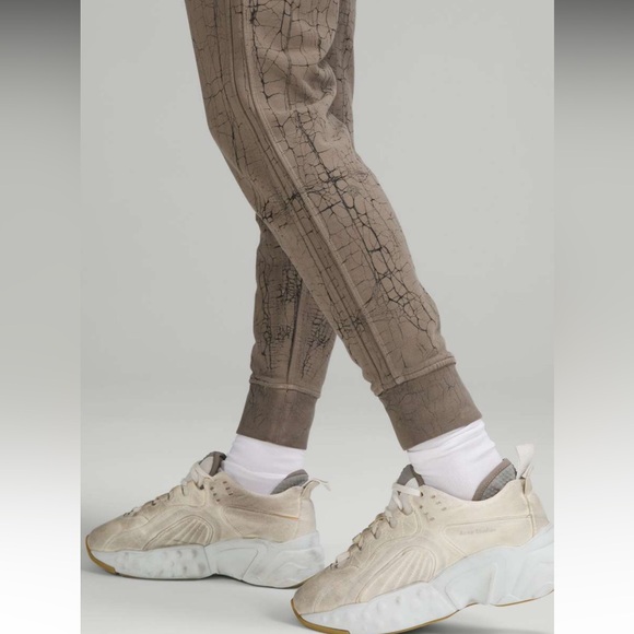 Women’s Lululemon Warm Down Jogger Pants 7/8 Length Thread Dye Rover Black Sz 14 - Picture 5 of 11